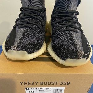 Yeezy 350 Carbon ! JUST FOR ATTENTION! !CHECK BIO!